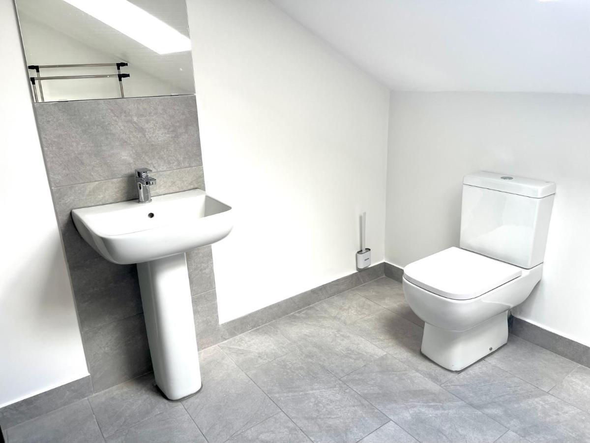 Entire Pinkapt - Free Parking - Up To 4 Guests - 3 Beds - Close To City Centre ベルファスト エクステリア 写真