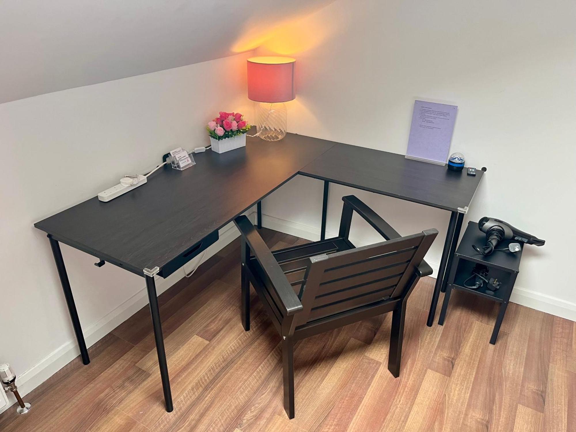 Entire Pinkapt - Free Parking - Up To 4 Guests - 3 Beds - Close To City Centre ベルファスト エクステリア 写真